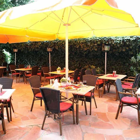 Hotel & Restaurant Hugenottengarten 2*