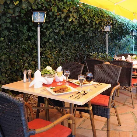 Szálloda & Restaurant Hugenottengarten Friedrichsdorf