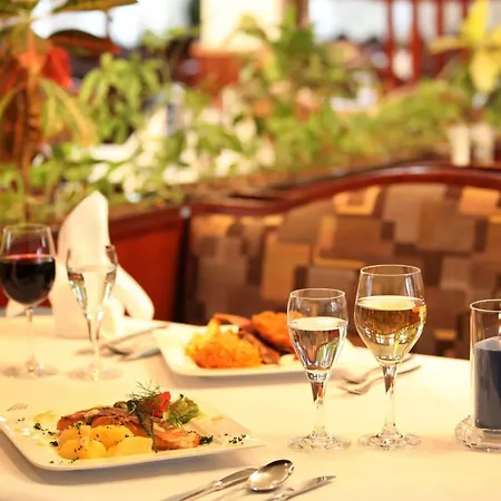 & Restaurant Hugenottengarten Friedrichsdorf