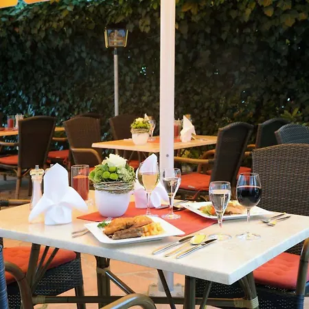 Hotel & Restaurant Hugenottengarten 2*