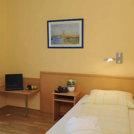 Hotel&restaurant Hugenottengarten Hotel 2*