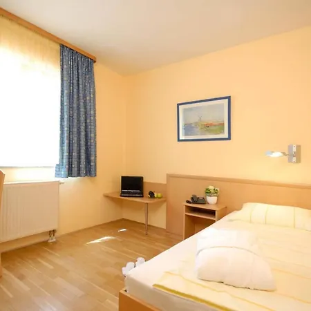 & Restaurant Hugenottengarten Hotel 2*