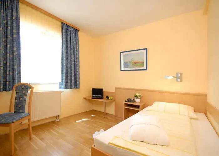 Hotel Hugenottengarten 호텔 2*