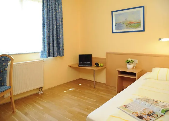 & Restaurant Hugenottengarten 2*